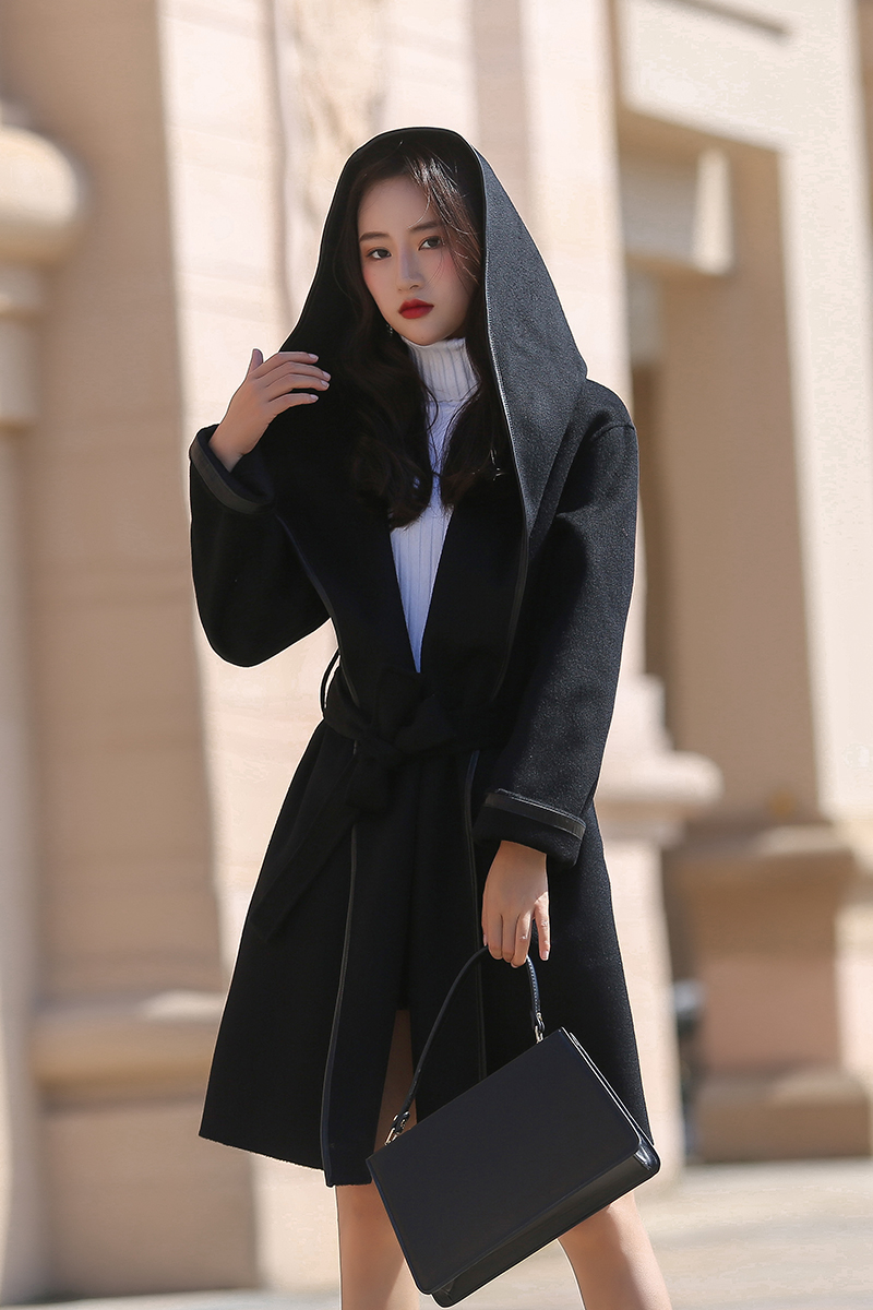 欧宝体育网站登录:“短大衣”今年冬天爆火了这样穿保暖又时髦！